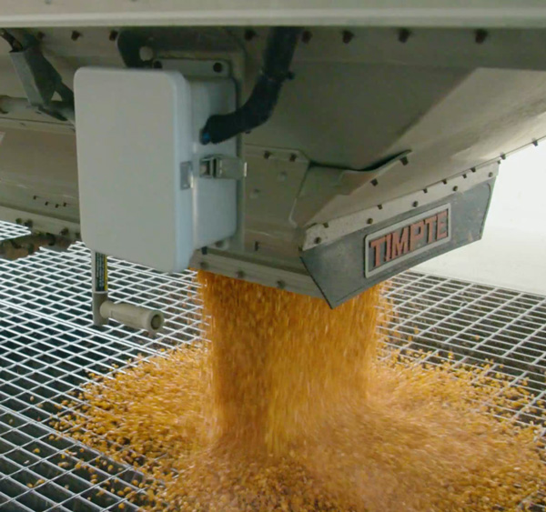 MKC Employees Run the Terminal from the Dashboard Grain Automation